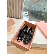 Miu Miu flat shoes